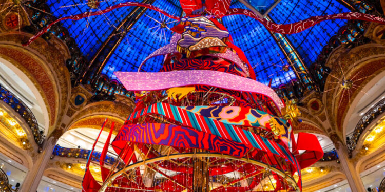 Le rose s’invite dans le Noël parisien