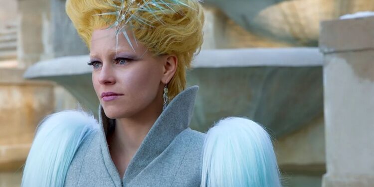 Effie Trinket avant les perruques XXL !