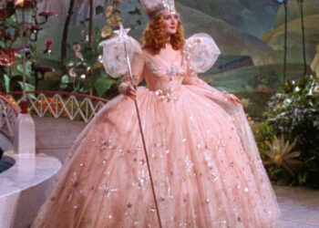 Robe rose iconique dans le cinéma