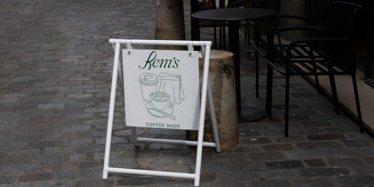 REM&rsquo;S COFFEE SHOP